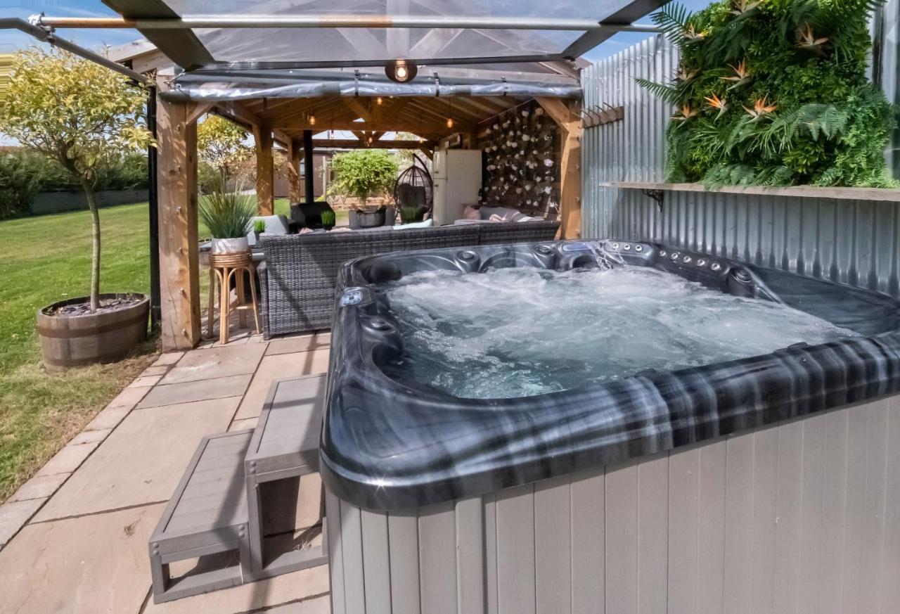 The Stables Luxury House With Hot Tub Appartement York Buitenkant foto